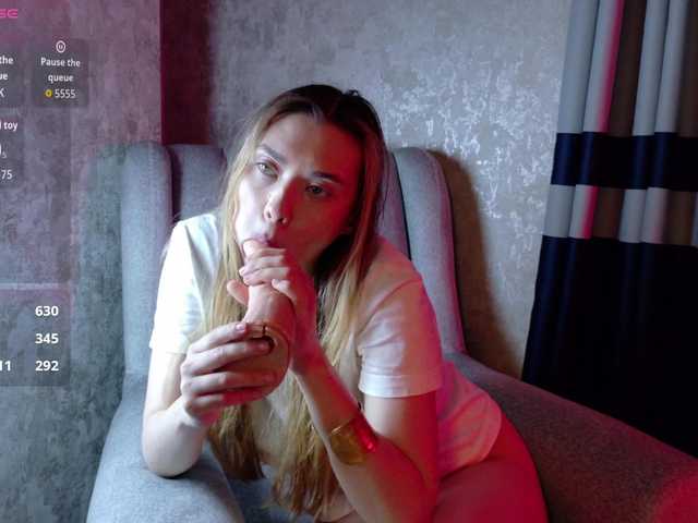 gwenonline live cam on BongaCams