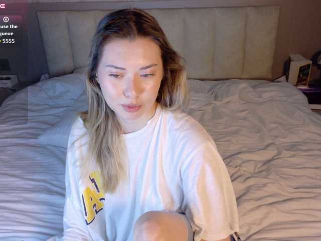 gwenonline live cam on BongaCams