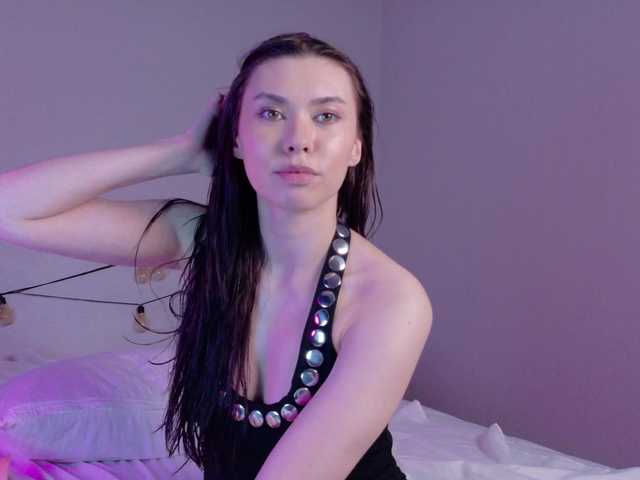 gwenonline's BongaCams show and profile
