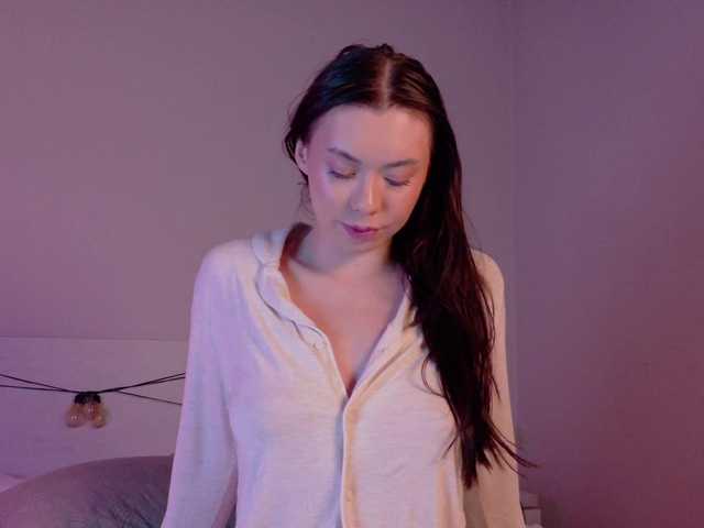 gwenonline's BongaCams show and profile