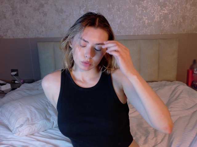 gwenonline live cam on BongaCams