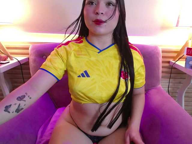 Bootyvero live cam on BongaCams