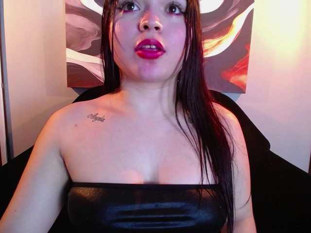 Bootyvero live cam on BongaCams