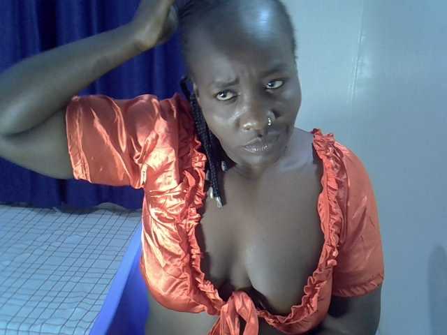 Prettymischy live cam on BongaCams