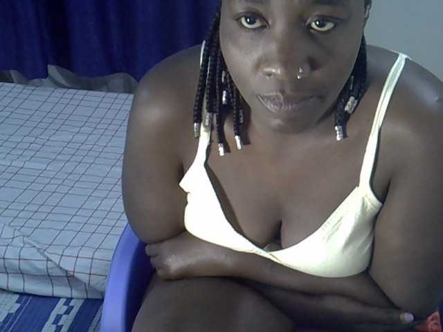 Prettymischy live cam preview