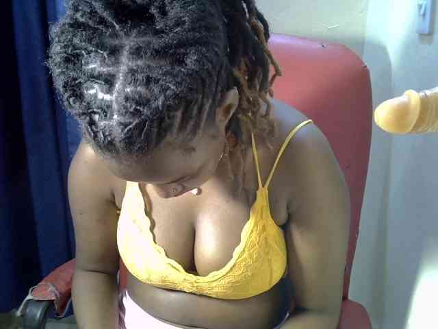 Prettymischy webcam
