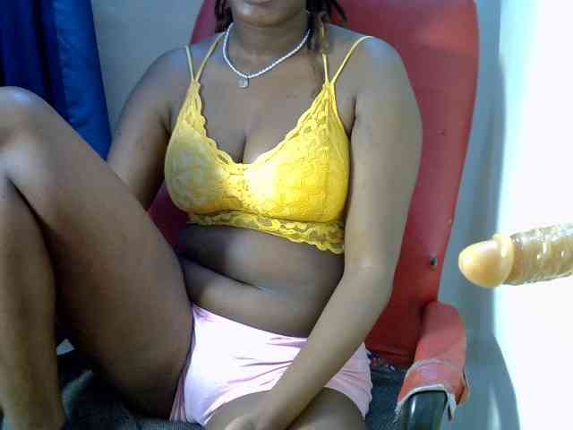 Prettymischy webcam