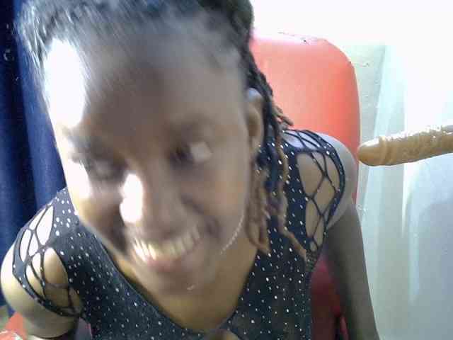 Prettymischy webcam