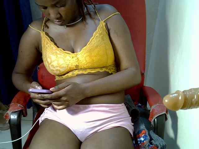 Prettymischy webcam