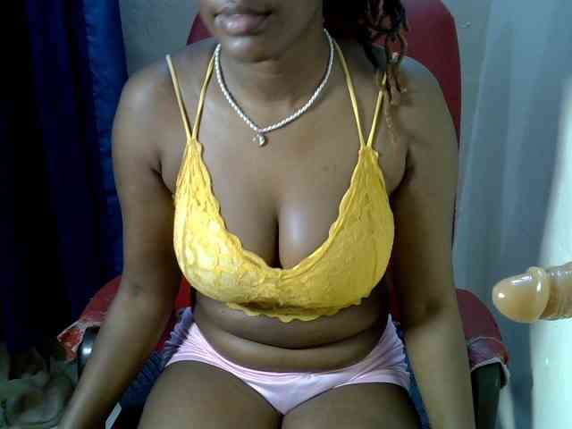 Prettymischy webcam