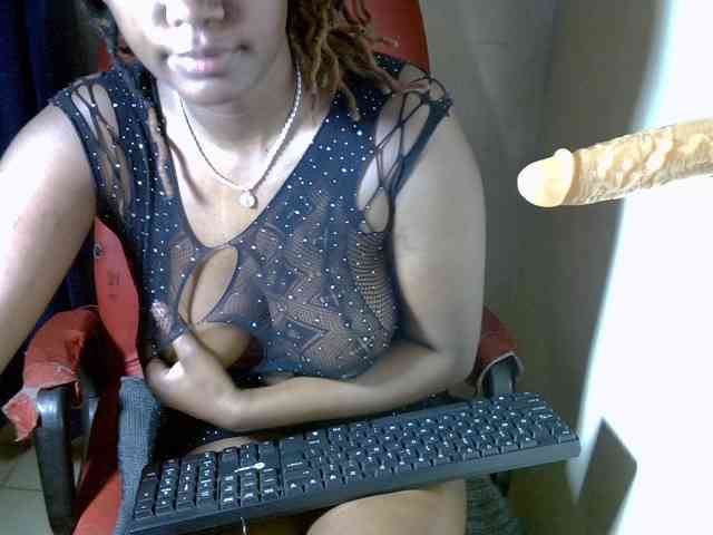 Prettymischy webcam