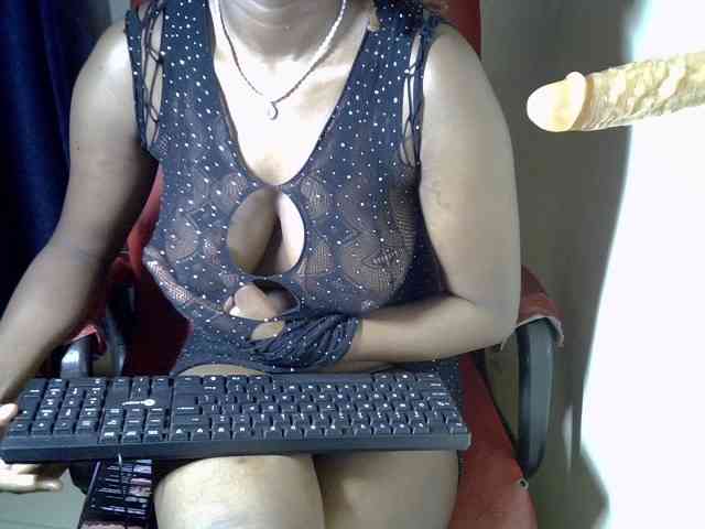 Prettymischy webcam