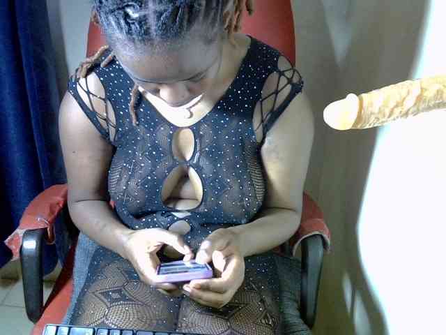 Prettymischy webcam