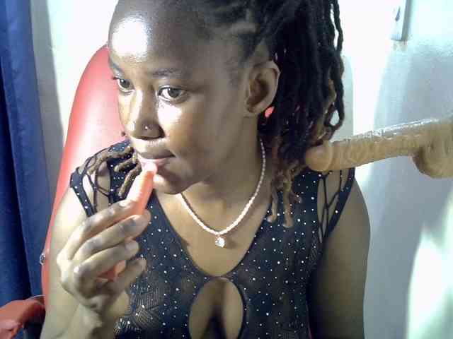 Prettymischy webcam