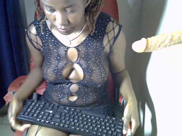 Prettymischy webcam