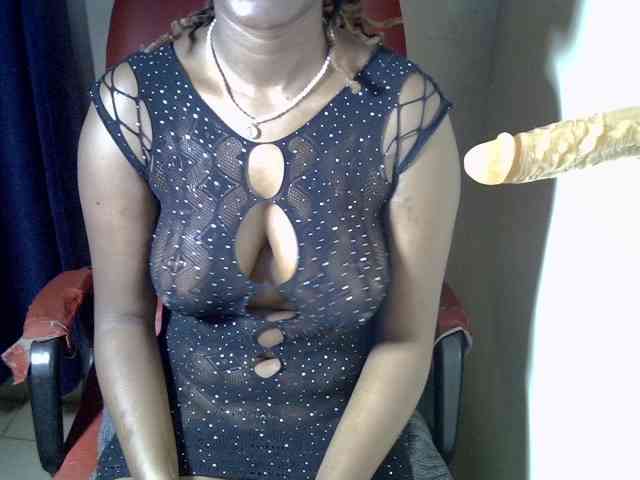 Prettymischy webcam