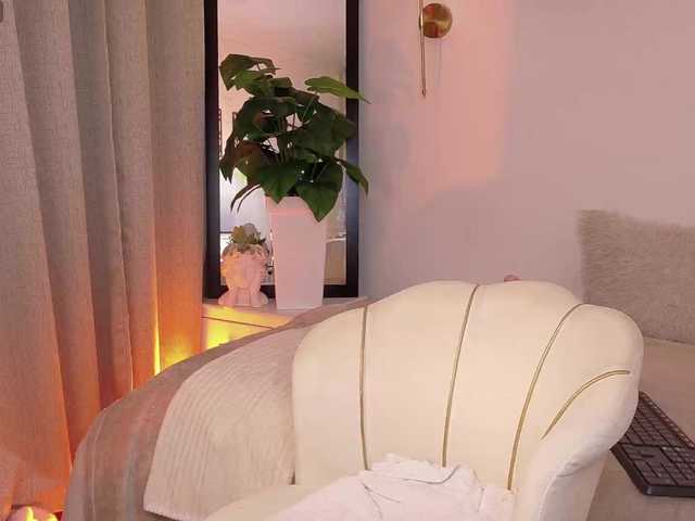 Irii-Valmont's BongaCams show and profile