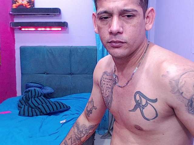 hornyroom live cam on BongaCams