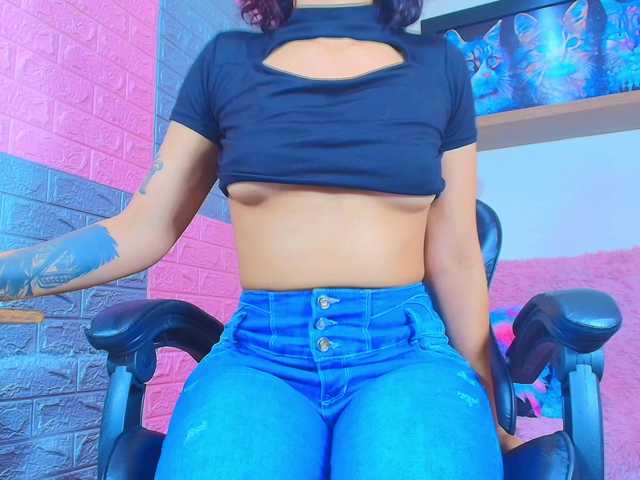 Hotcakes-uwu's BongaCams show and profile