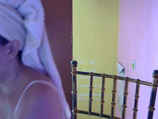 MystiqueMiss live cam on BongaCams