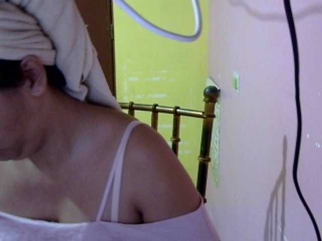 MystiqueMiss live cam on BongaCams