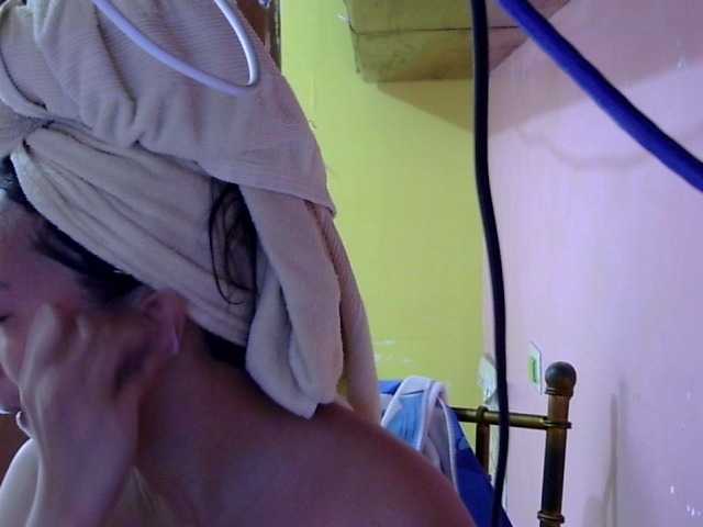 MystiqueMiss live cam on BongaCams