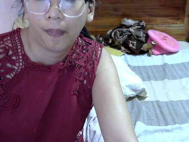 MystiqueMiss webcam