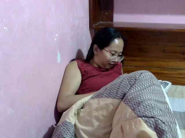 MystiqueMiss webcam