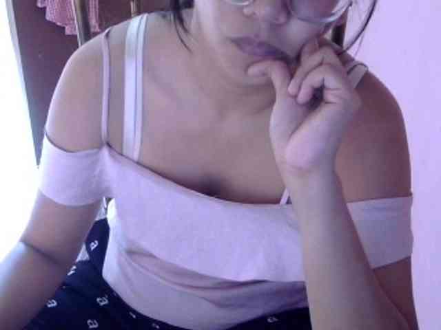 MystiqueMiss webcam