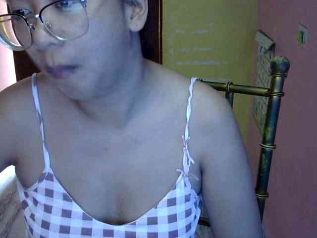 MystiqueMiss webcam