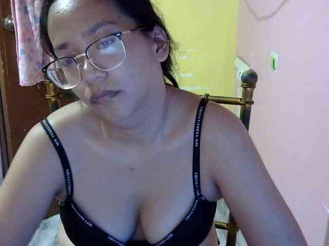 MystiqueMiss webcam