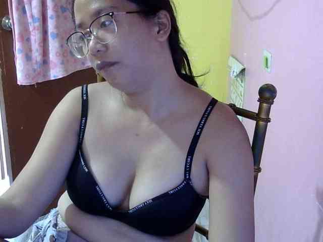 MystiqueMiss webcam