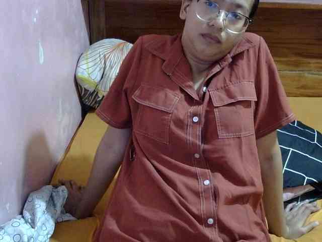 MystiqueMiss webcam