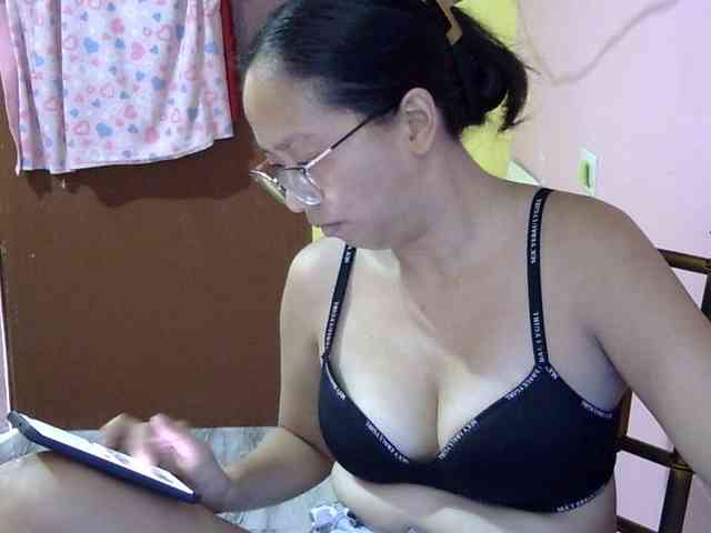 MystiqueMiss webcam