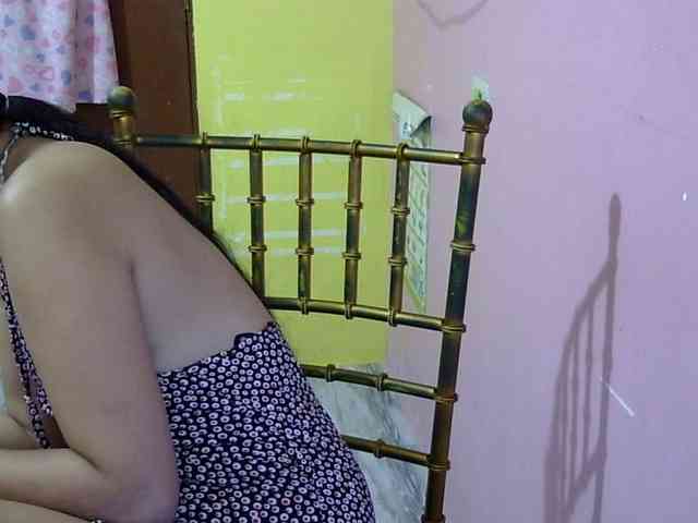 MystiqueMiss webcam