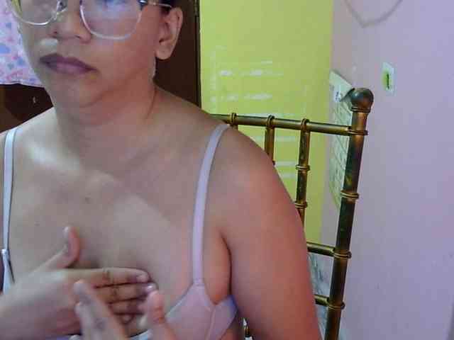 MystiqueMiss webcam