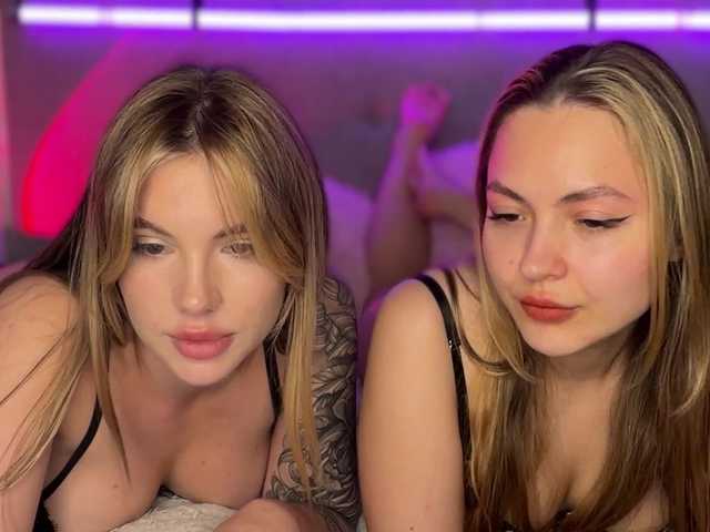 VelvetTwins's BongaCams show and profile