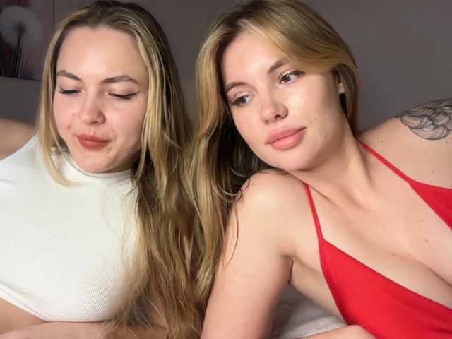 VelvetTwins's BongaCams profile