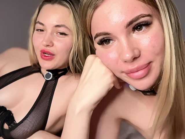 VelvetTwins