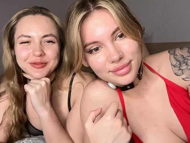 VelvetTwins's BongaCams show and profile