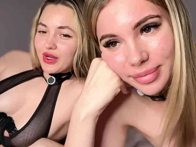 VelvetTwins webcam