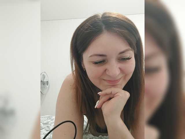 одна дома LillyJosepha