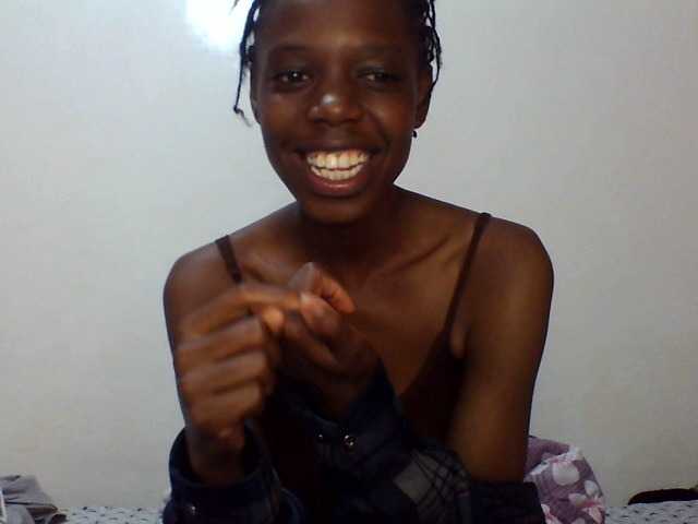 le modèle Sexxybellah6 est en webcam porno dans un show sur le site bongacams, il possède les tags suivants: Ebony,Brunette,Trimmed