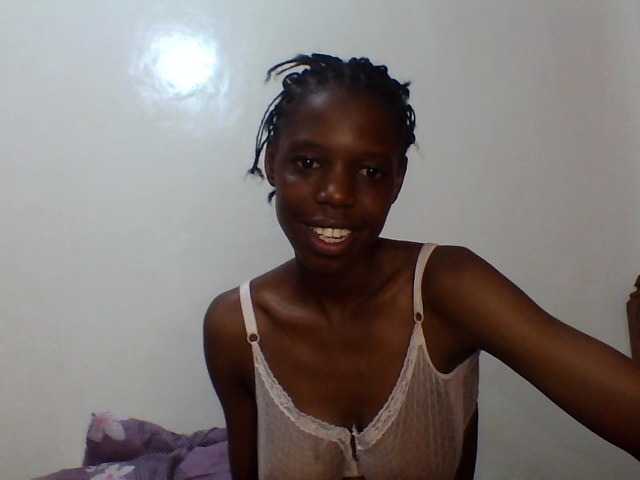 le modèle Sexxybellah6 est en webcam porno dans un show sur le site bongacams, il possède les tags suivants: Ebony,Brunette,Trimmed