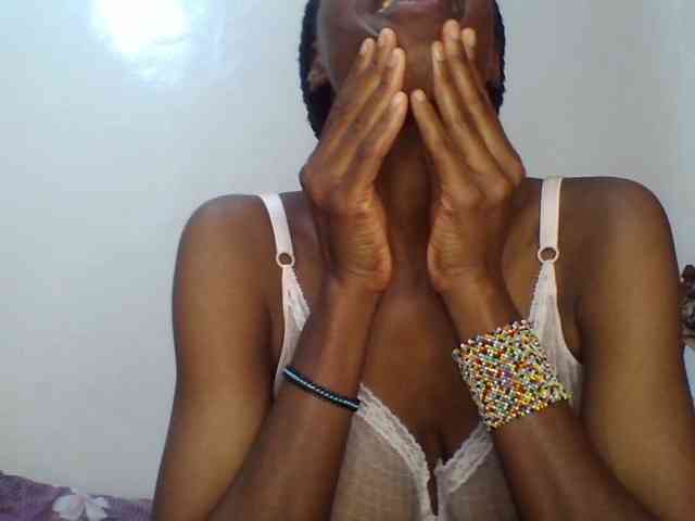 Sexxybellah6 webcam