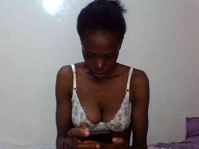Sexxybellah6 webcam