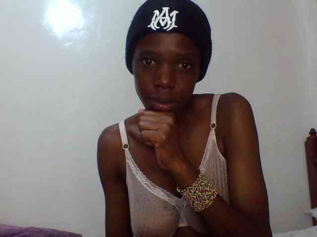 Sexxybellah6 webcam