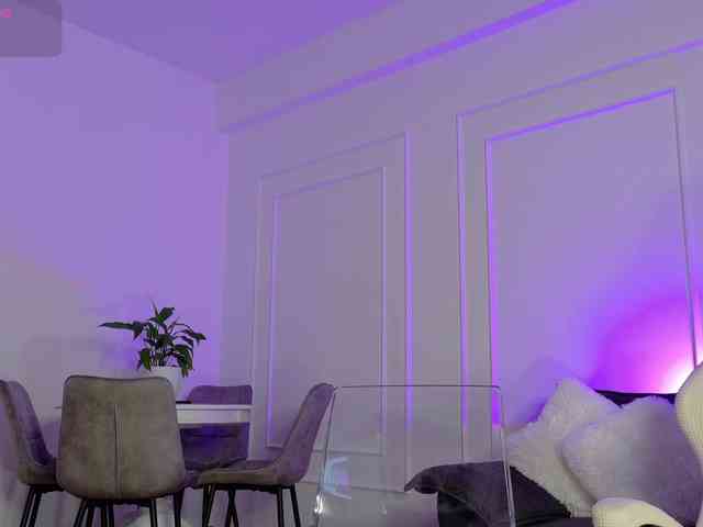 Ladycharm93 Live Webcam on BongaCams