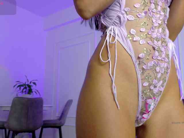 Ladycharm93 webcam