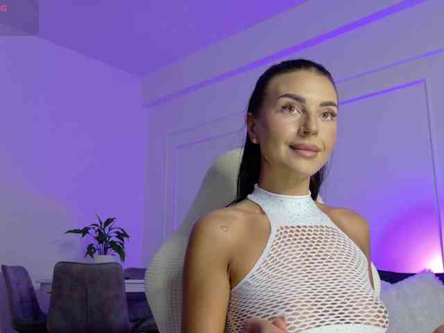 Ladycharm93 Live Webcam on BongaCams